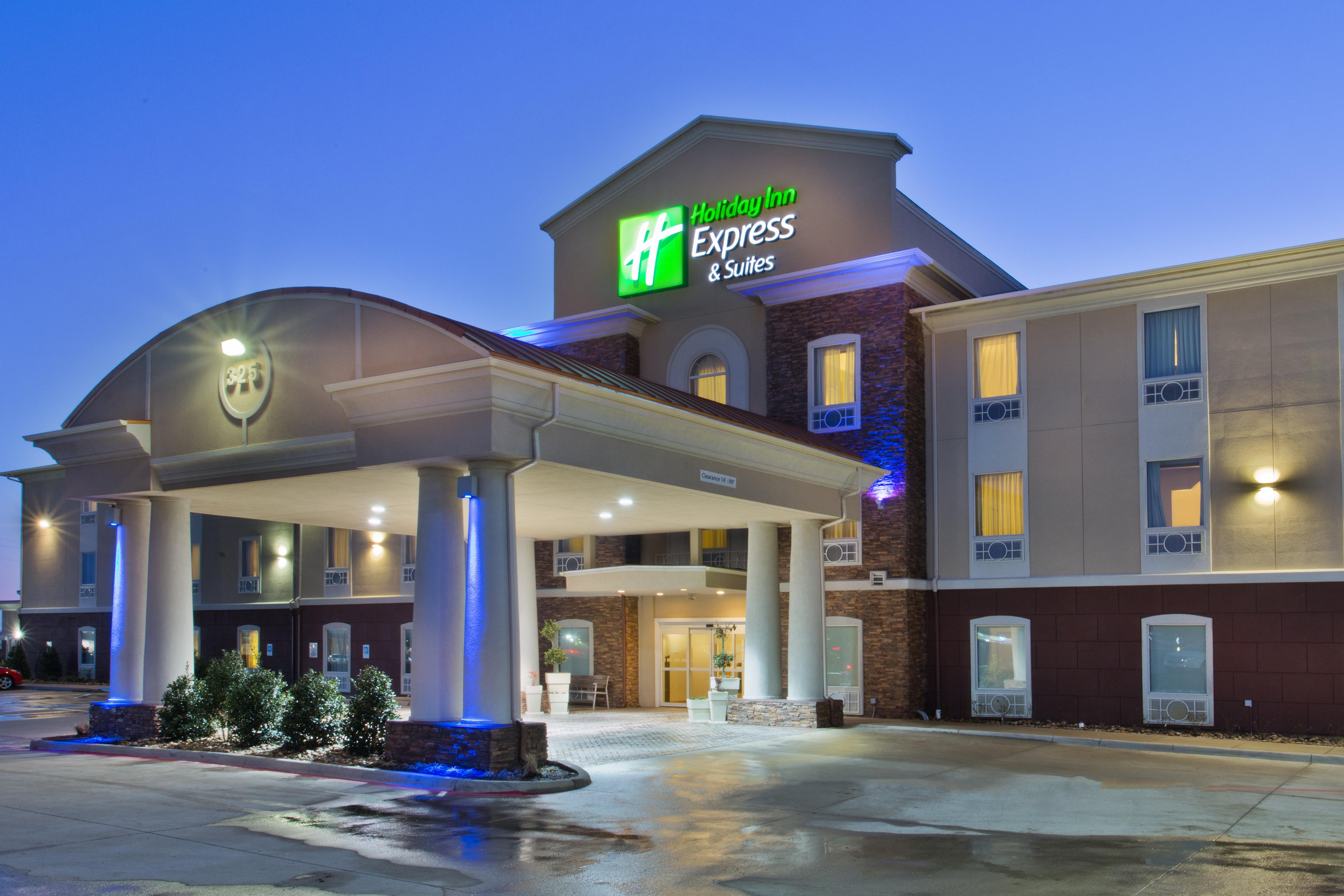 Holiday Inn Express Hotel & Suites Alvarado By Ihg Eksteriør billede