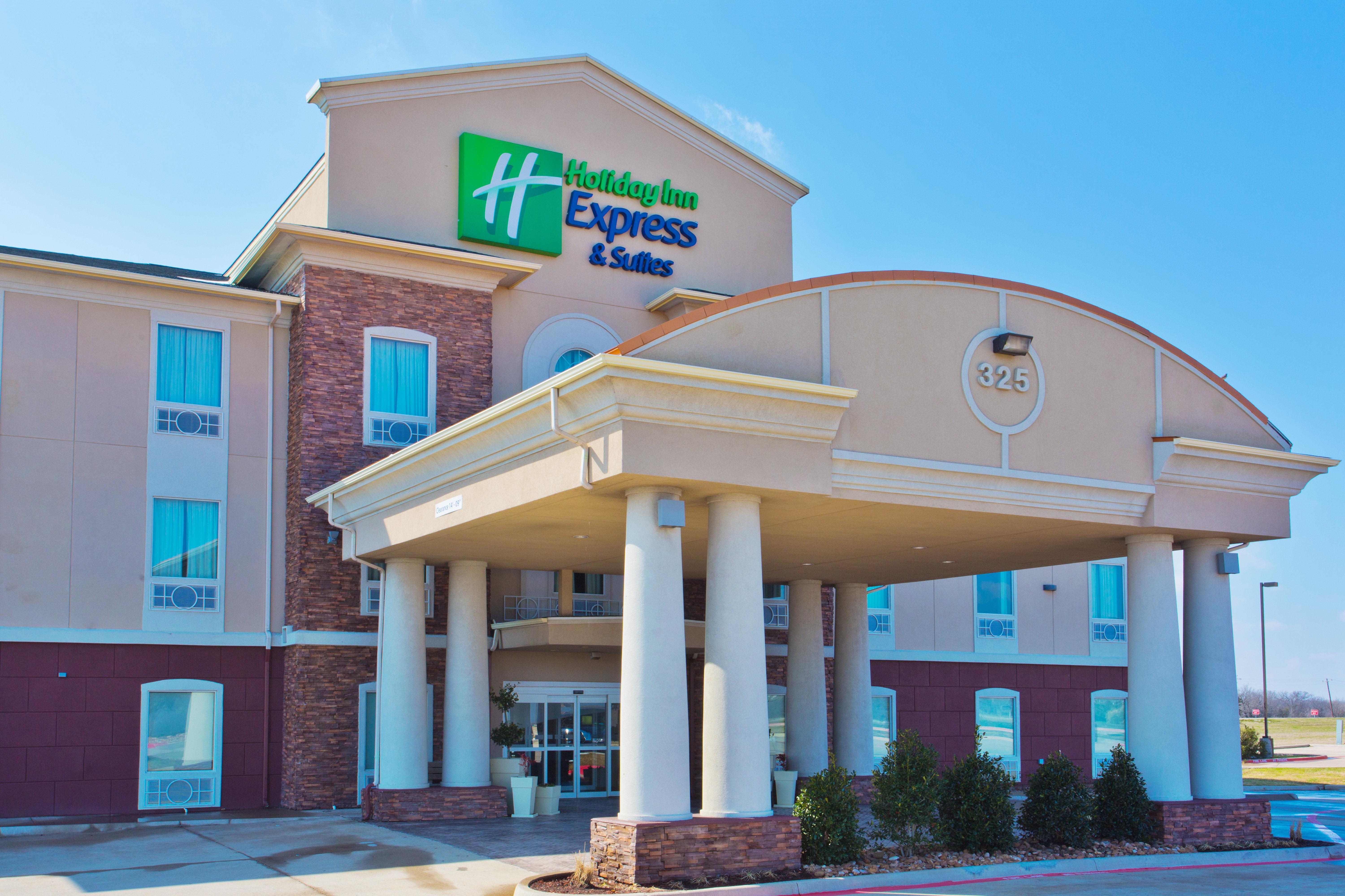 Holiday Inn Express Hotel & Suites Alvarado By Ihg Eksteriør billede