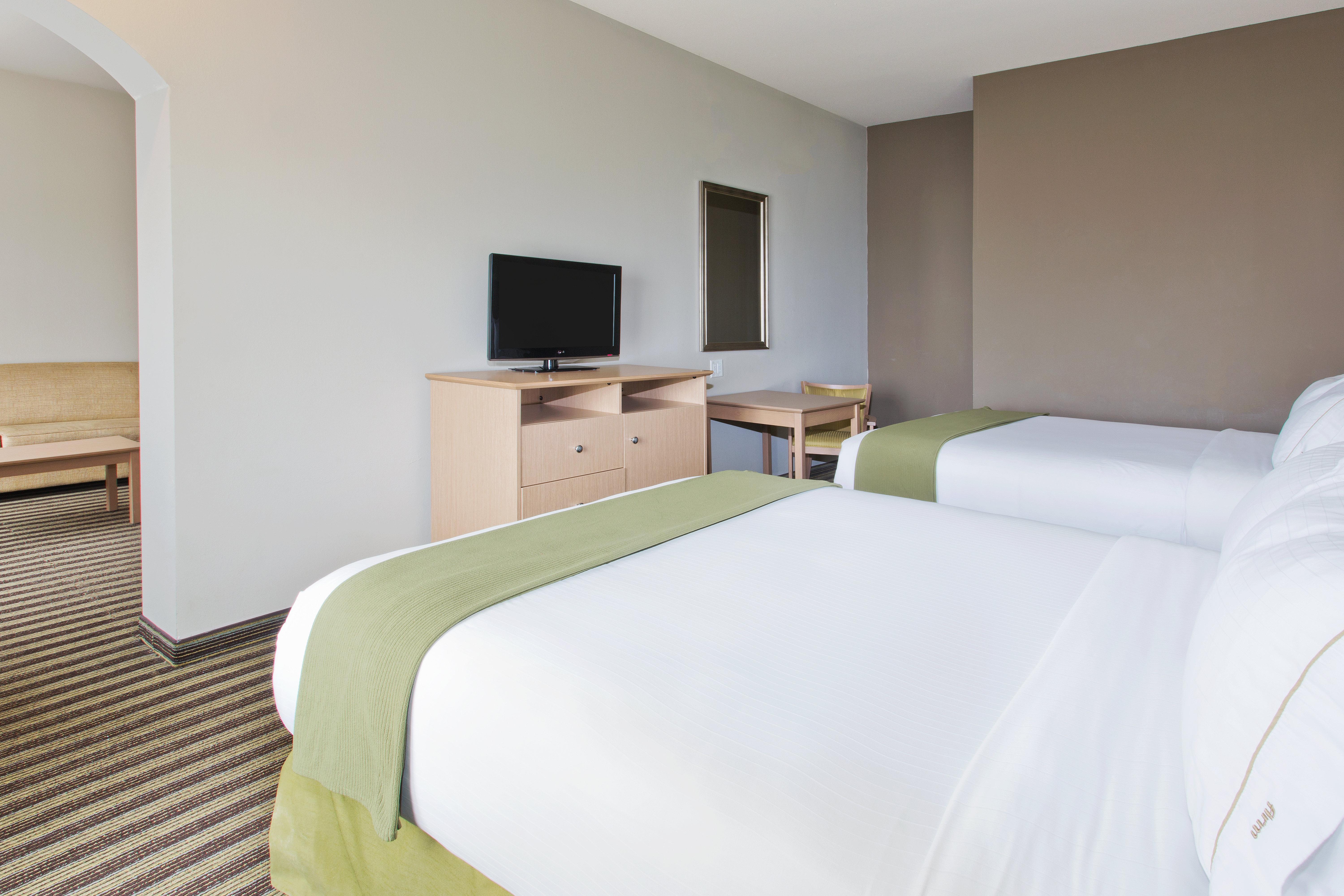 Holiday Inn Express Hotel & Suites Alvarado By Ihg Eksteriør billede